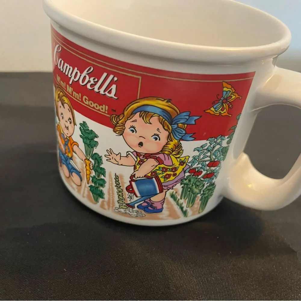 Vintage Style‎ Mug - Red and White